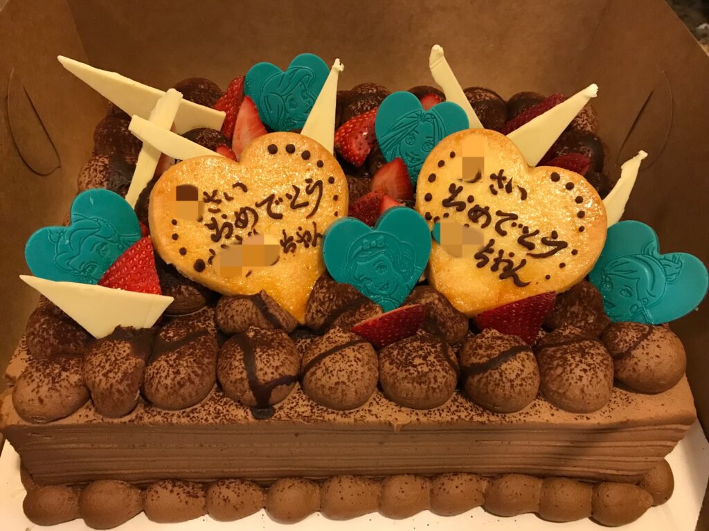 アメリカ誕生日会、Kosaka's Kitchenのバースデーケーキ（ハーフスクエアサイズ）