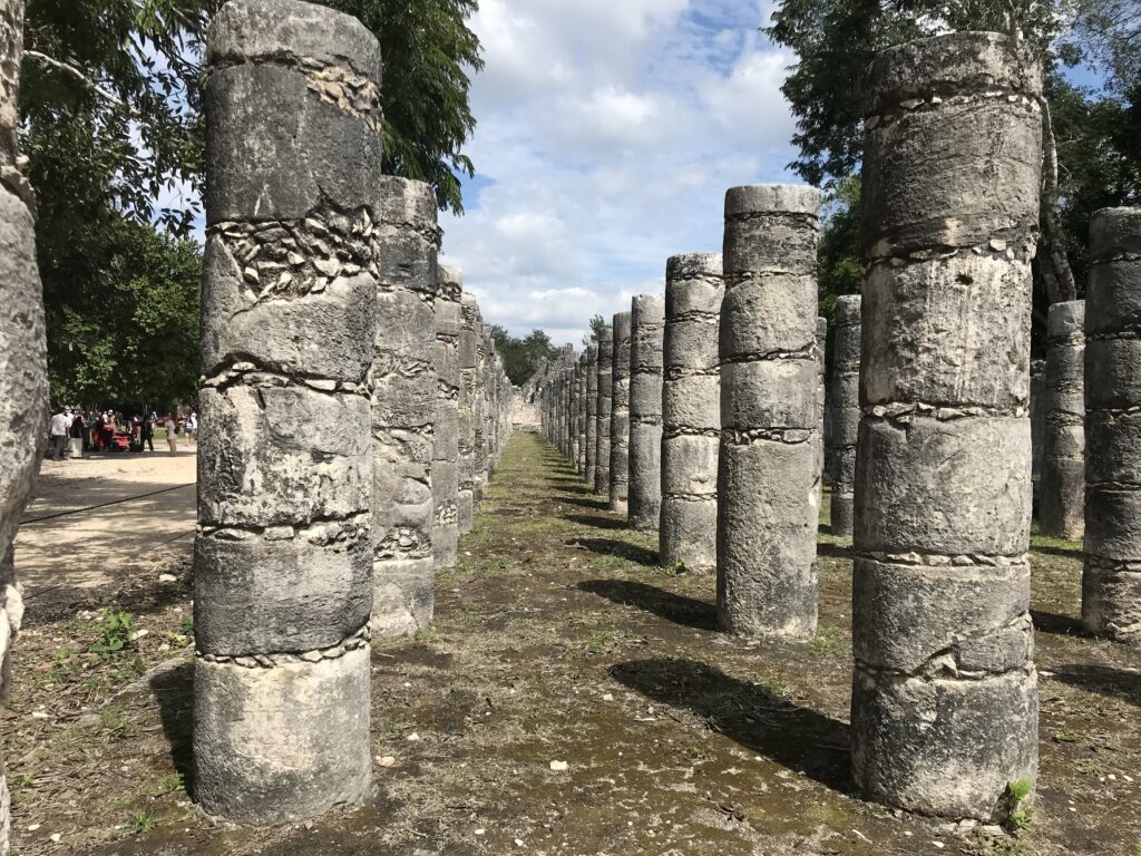 チチェン・イッツァの千本柱の回廊