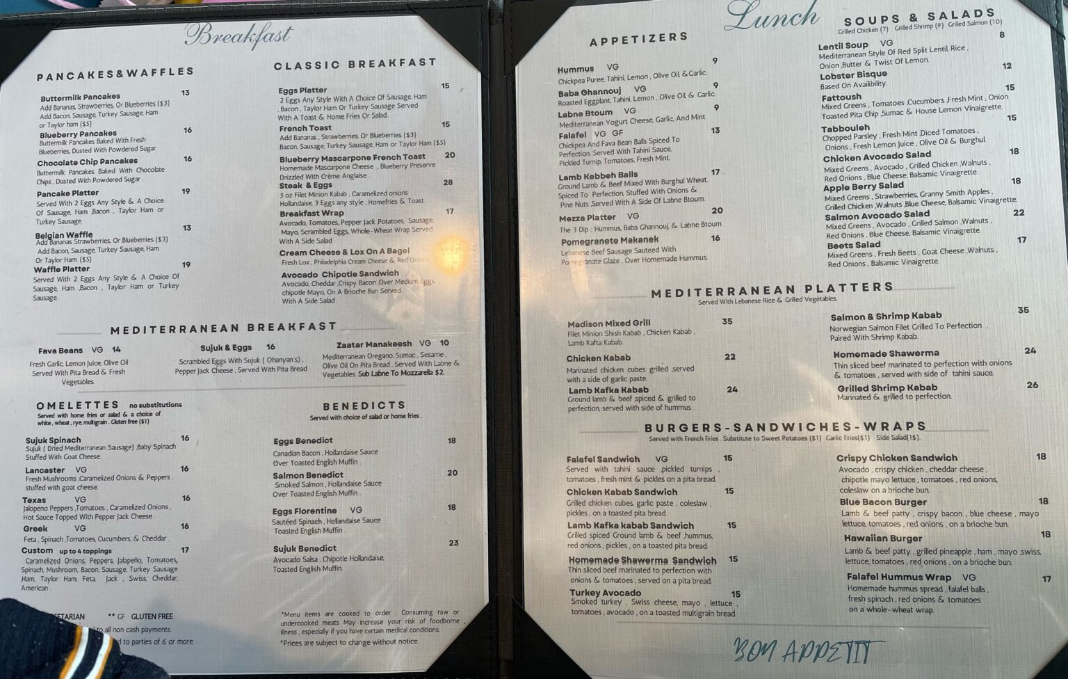 『Madison Cafe & Grill』朝早くから開いていて居心地がよく、ブランチが美味しいお店。エッグベネディクトがおすすめ！／ニュージャージー ニュージャージー駐妻LIFE