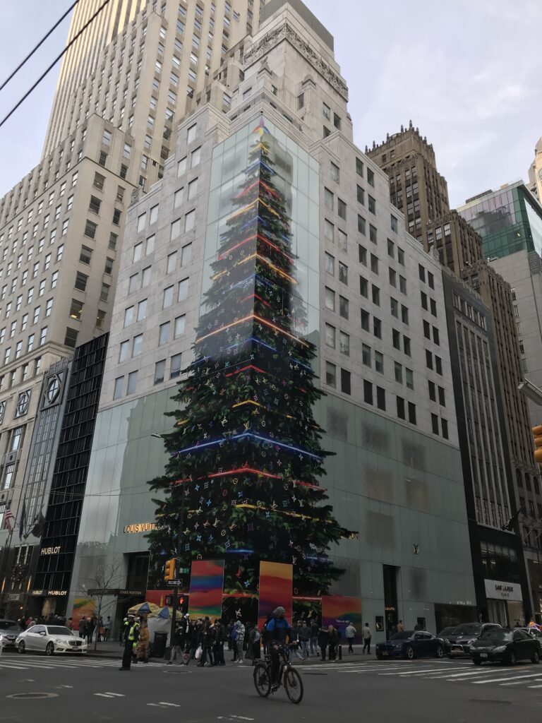 ニューヨーク五番街のクリスマスイルミネーション、ホリデーウィンドウ