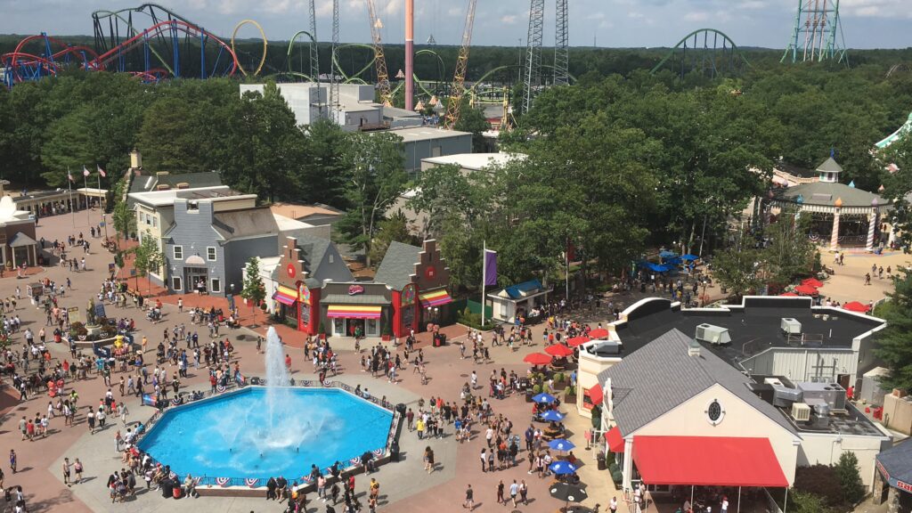 シックスフラッグズ、Six Flags