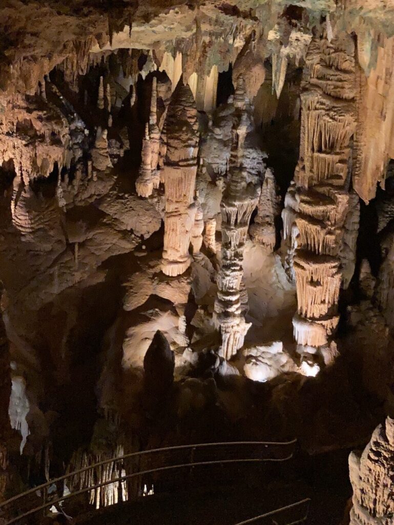 アメリカ東部最大の鍾乳洞、ルーレイ洞窟、Luray Caverns