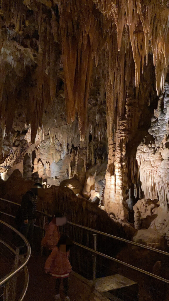 アメリカ東部最大の鍾乳洞、ルーレイ洞窟（Luray Caverns）、リュレー洞窟