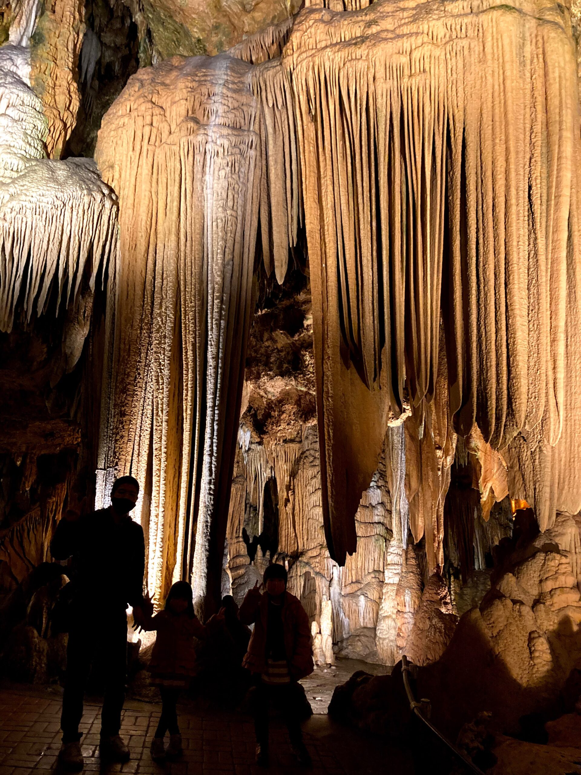 アメリカ東部最大の鍾乳洞、ルーレイ洞窟（Luray Caverns）、リュレー洞窟