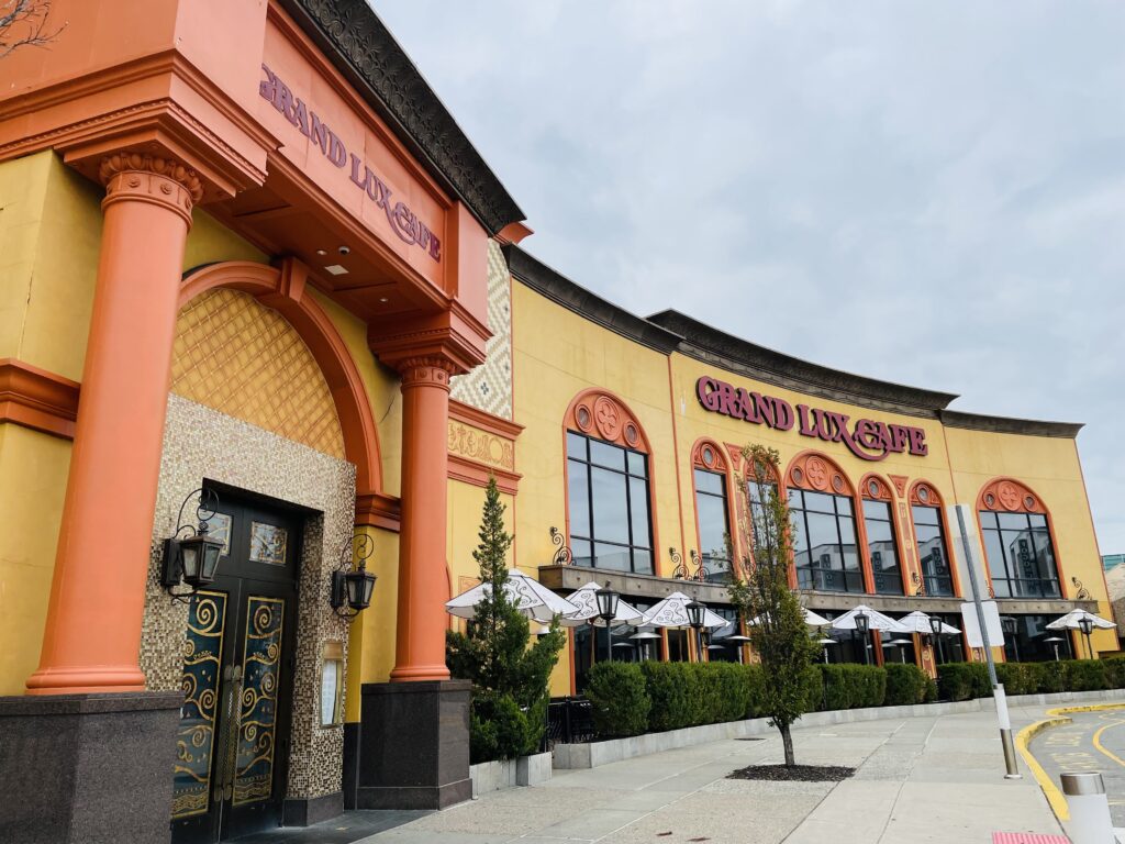 Grand Lux Cafe