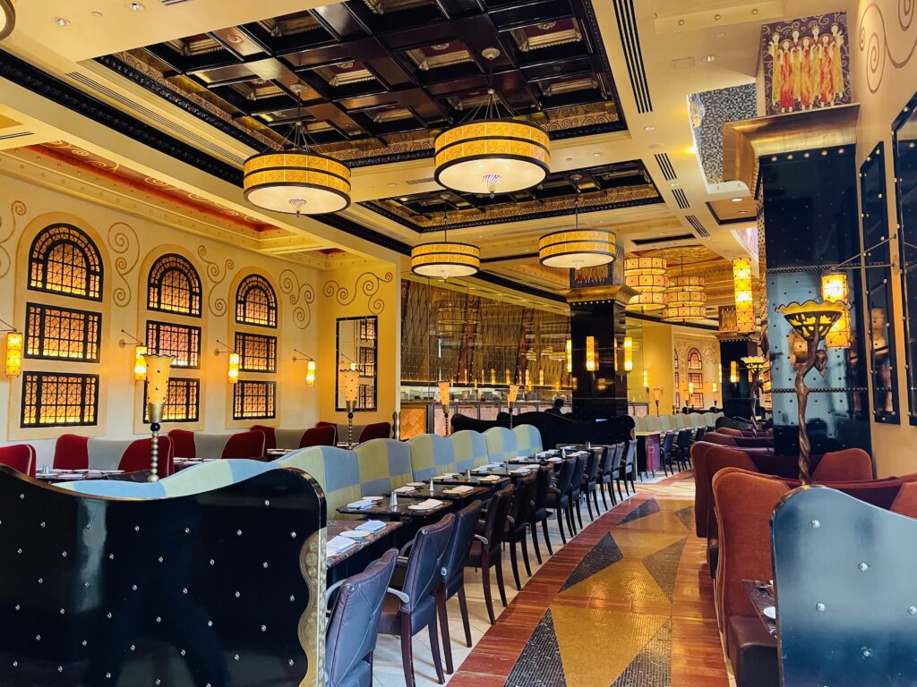 Grand Lux Cafe