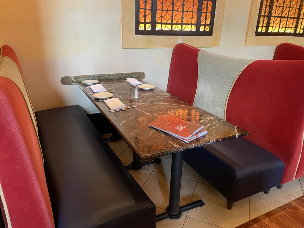 Grand Lux Cafe