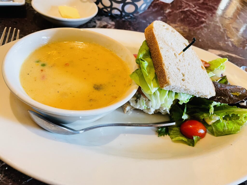 Grand Lux Cafe