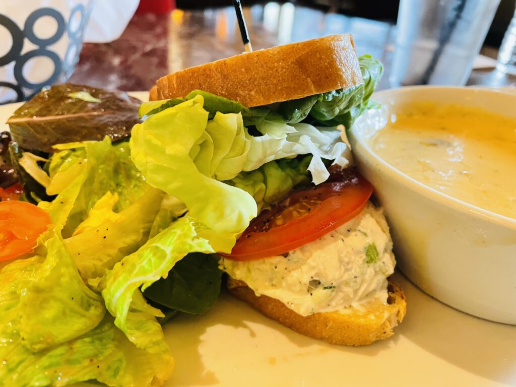Grand Lux Cafe