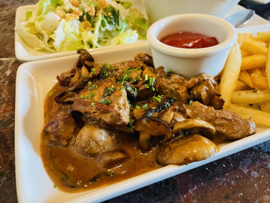 Grand Lux Cafe