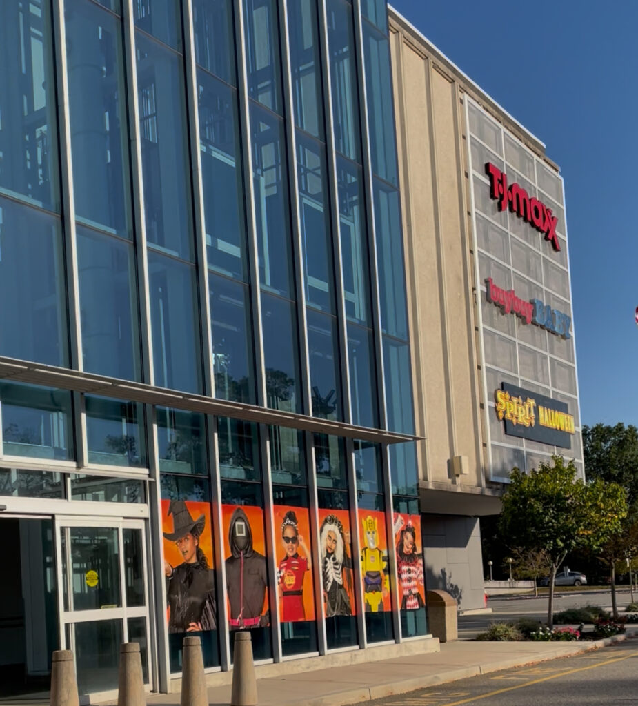 アメリカハロウィン完全ガイド、Spirit Halloween