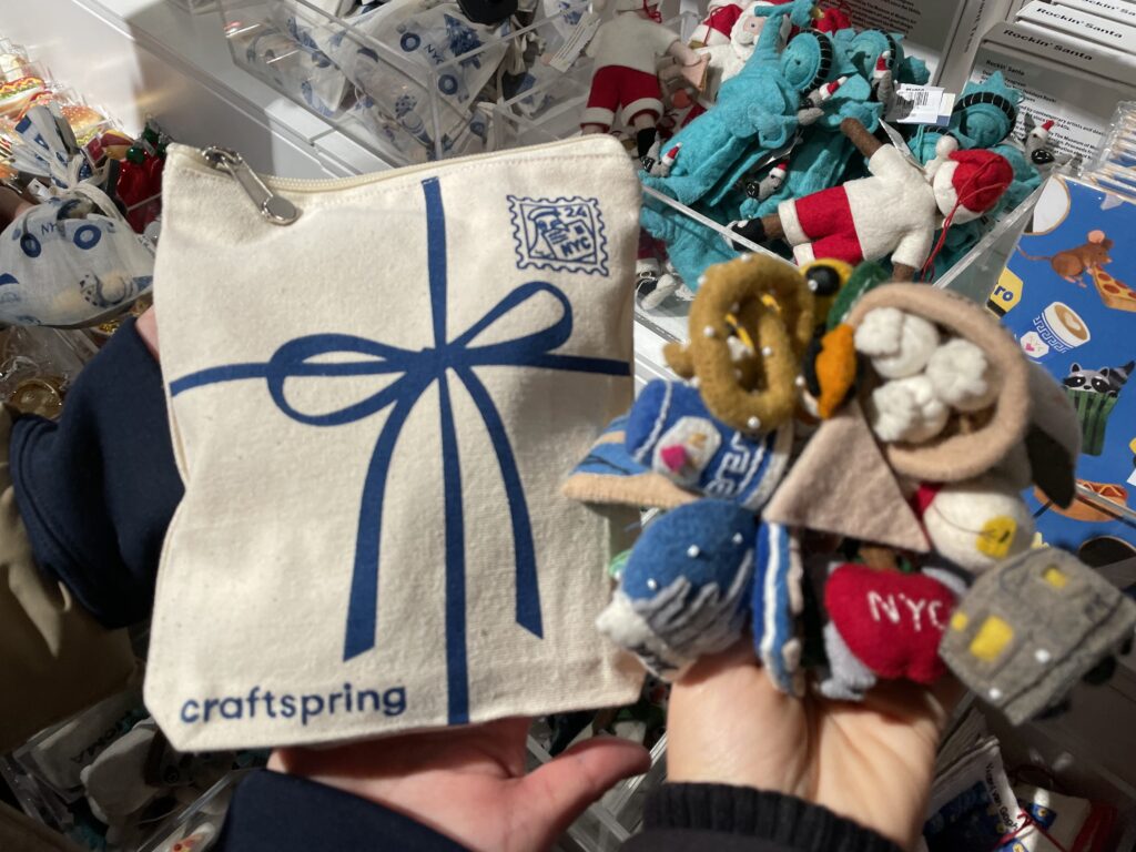 MoMAデザインストアとミュージアムストア