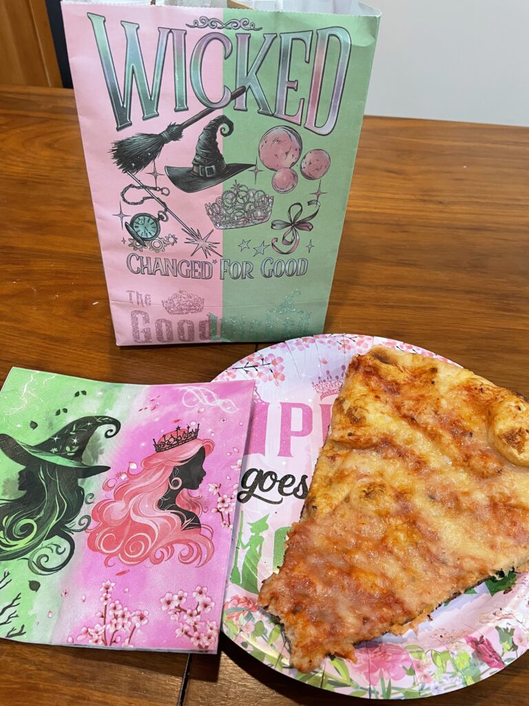 アメリカ誕生日会、映画館