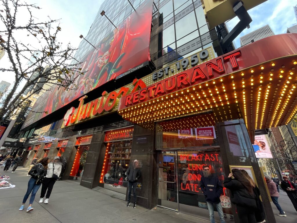 ジュニアーズ、チーズケーキ