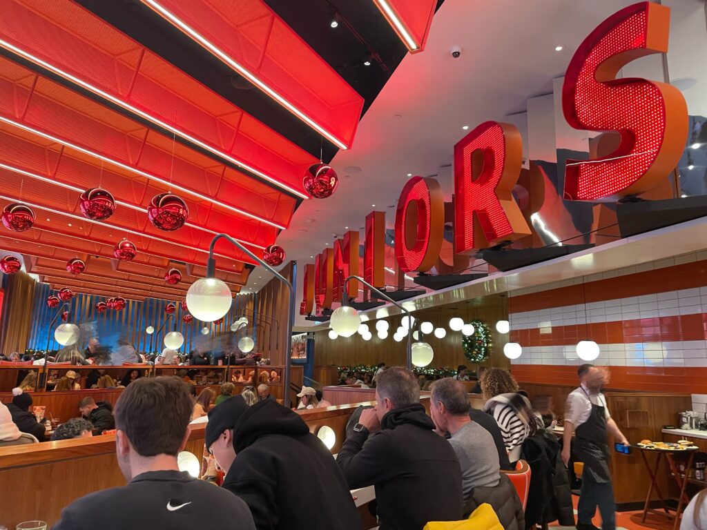 ジュニアーズ、チーズケーキ