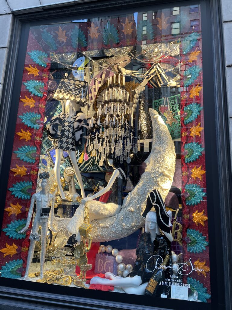 ニューヨーク五番街のクリスマスイルミネーション、ホリデーウィンドウ