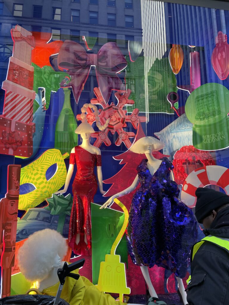 ニューヨーク五番街のクリスマスイルミネーション、ホリデーウィンドウ