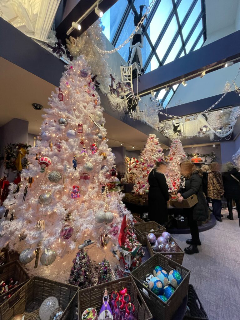 ニューヨーク五番街のクリスマスイルミネーション、バーグドルフグッドマン