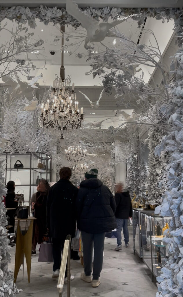 ニューヨーク五番街のクリスマスイルミネーション、バーグドルフグッドマン