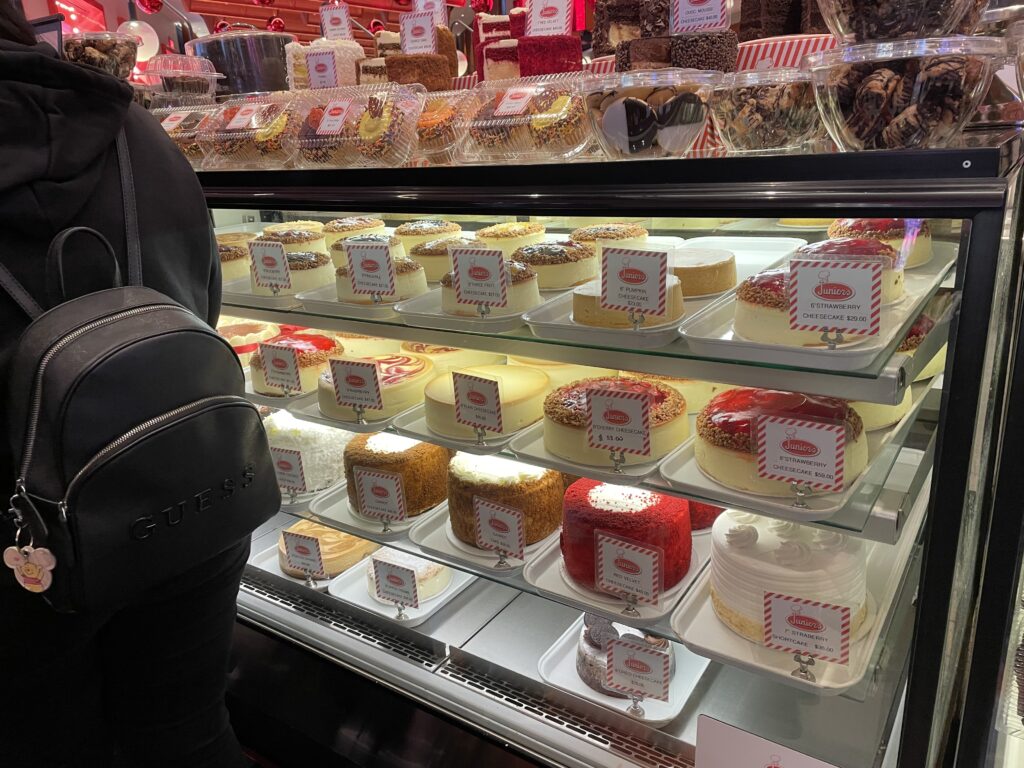 ジュニアーズ、チーズケーキ