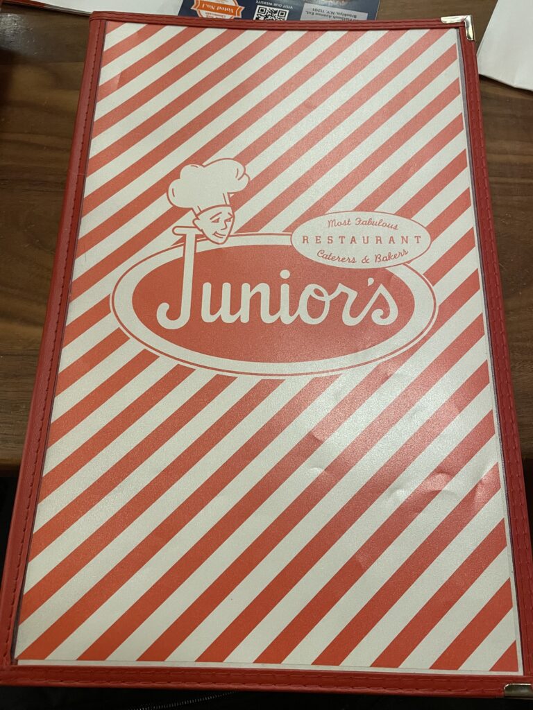 ジュニアーズ、チーズケーキ