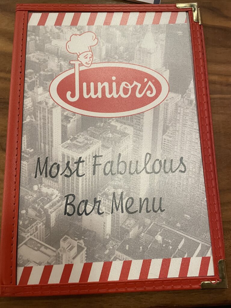 ジュニアーズ、チーズケーキ