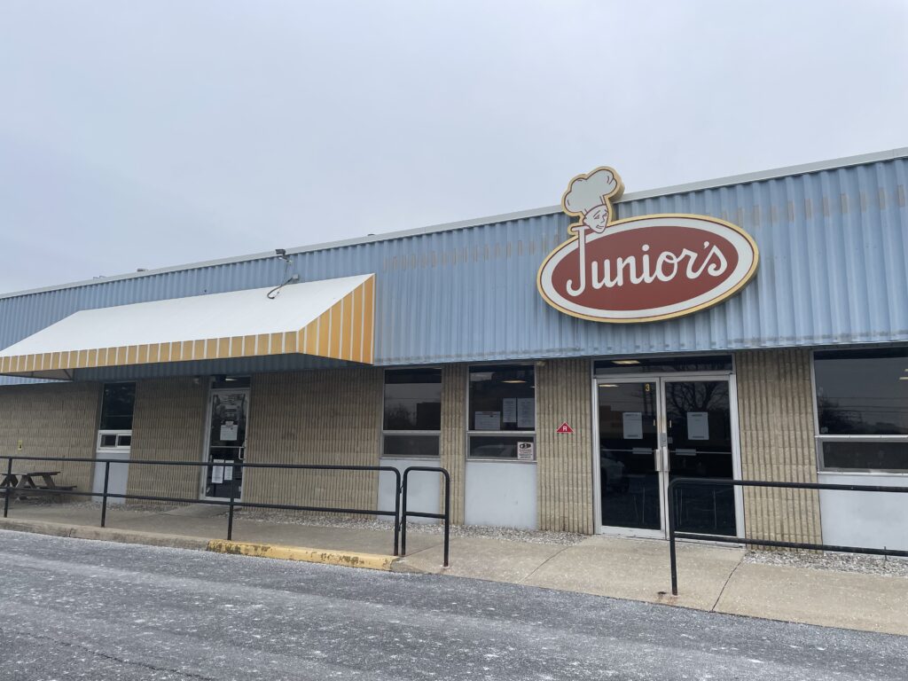 ジュニアーズ、チーズケーキ、アウトレット