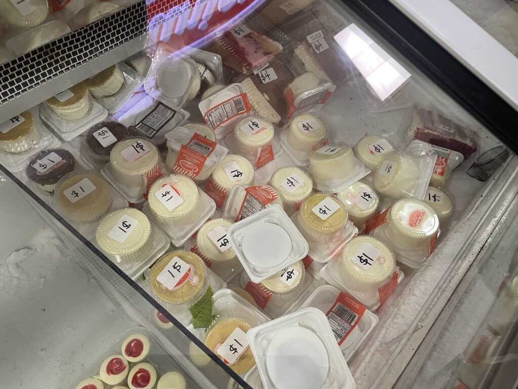 ジュニアーズ、チーズケーキ、アウトレット