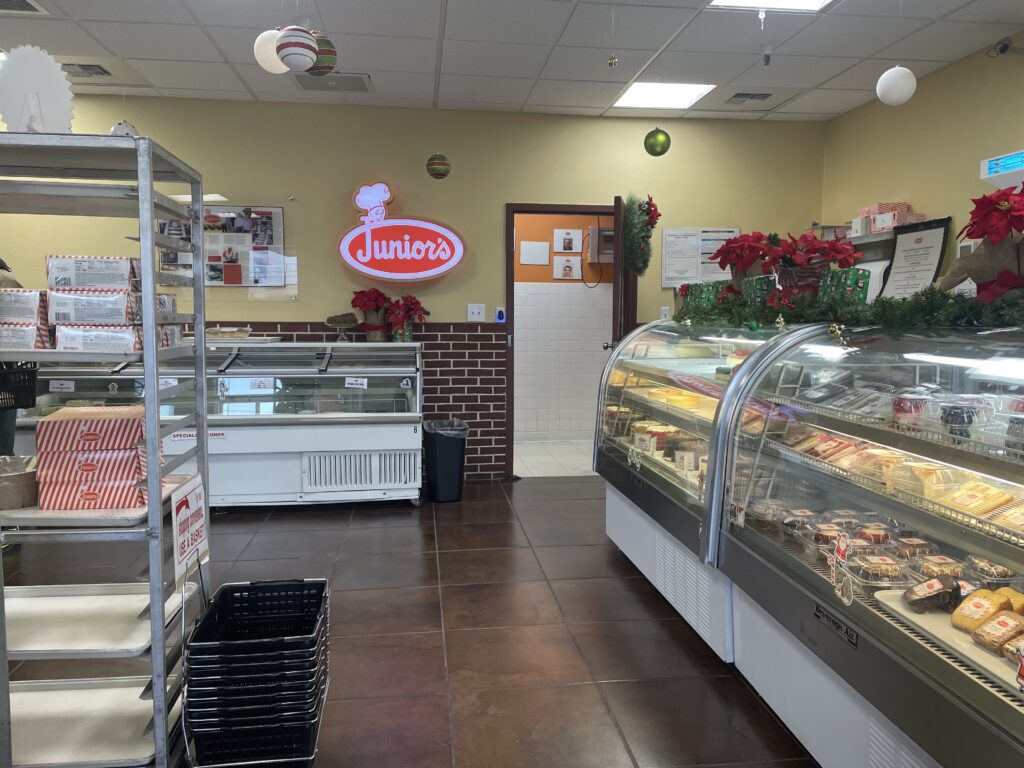 ジュニアーズ、チーズケーキ、アウトレット