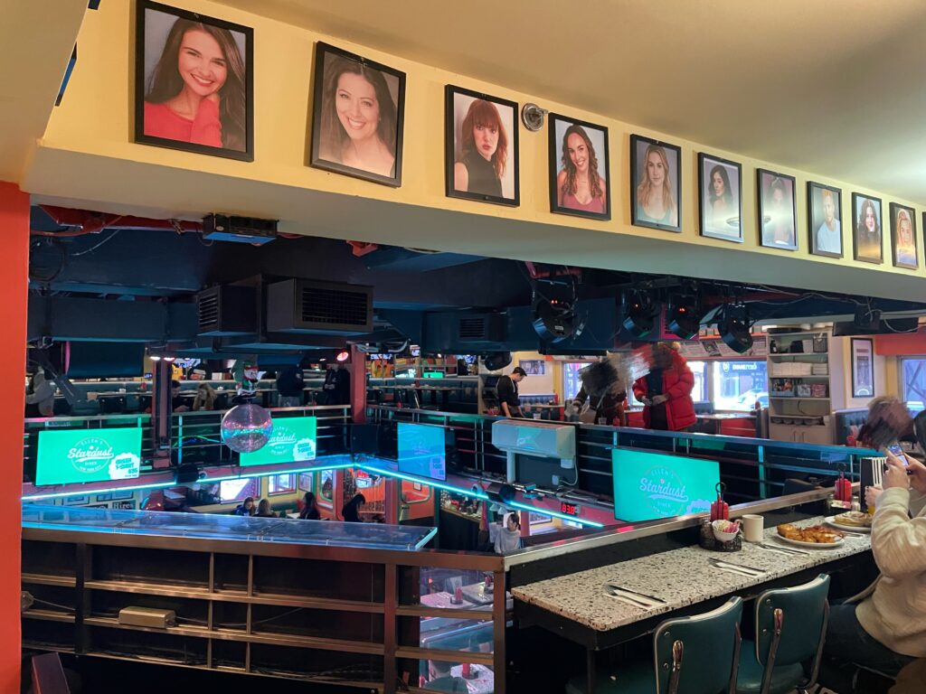 Ellen’s Stardust Diner、エレンズスターダストダイナー