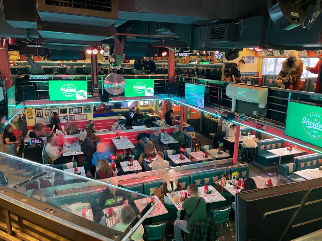 Ellen’s Stardust Diner、エレンズスターダストダイナー