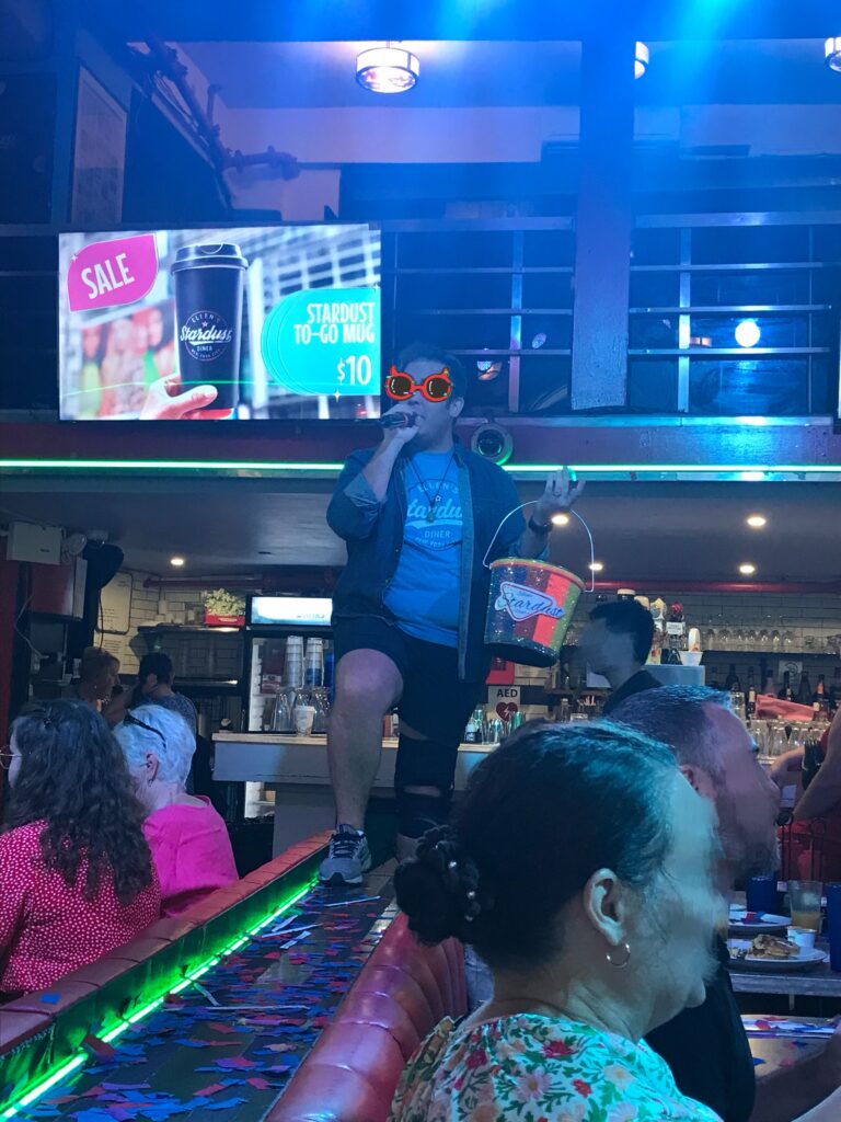 Ellen’s Stardust Diner、エレンズスターダストダイナー