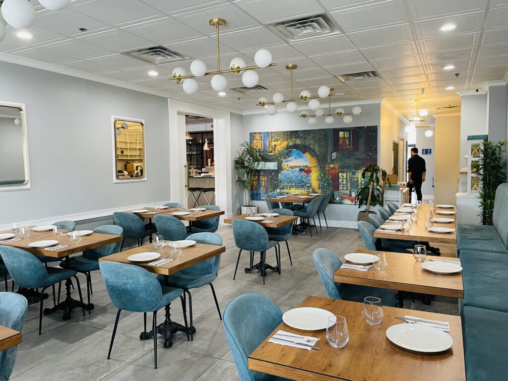 AdA Mediterranean Brasserie、レストラン
