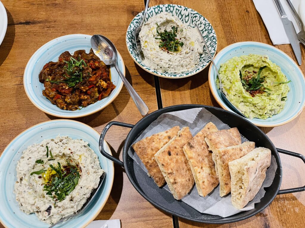 AdA Mediterranean Brasserie、レストラン