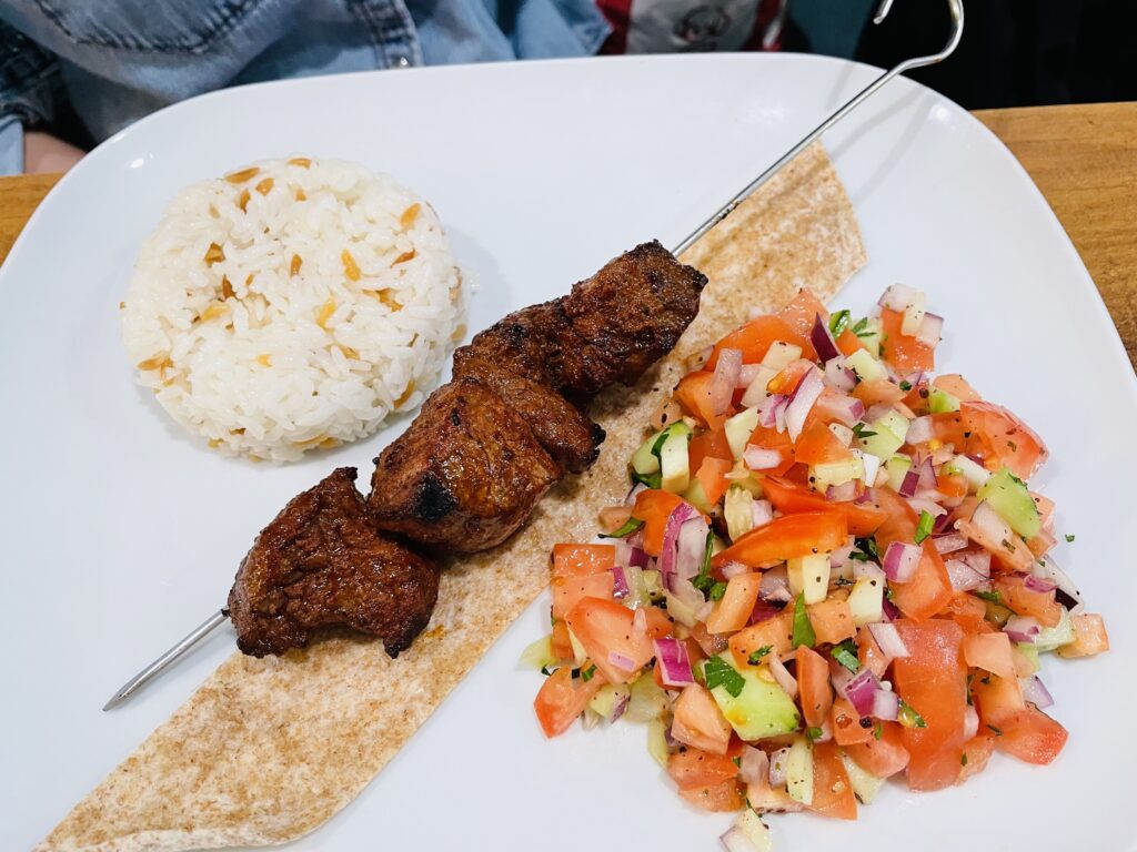 AdA Mediterranean Brasserie、レストラン
