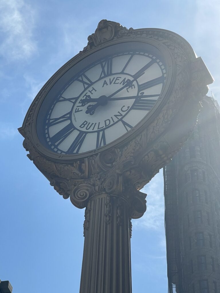 ユニオンスクエア周辺おすすめ、フラットアイロンビル、Tiffany Street Clock