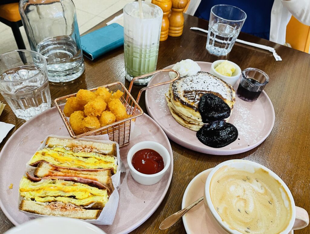 タウン情報、グレンロック、Honey Day