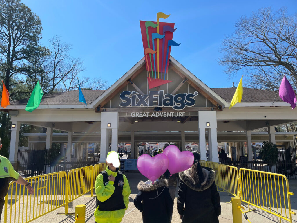 シックスフラッグズ、Six Flags