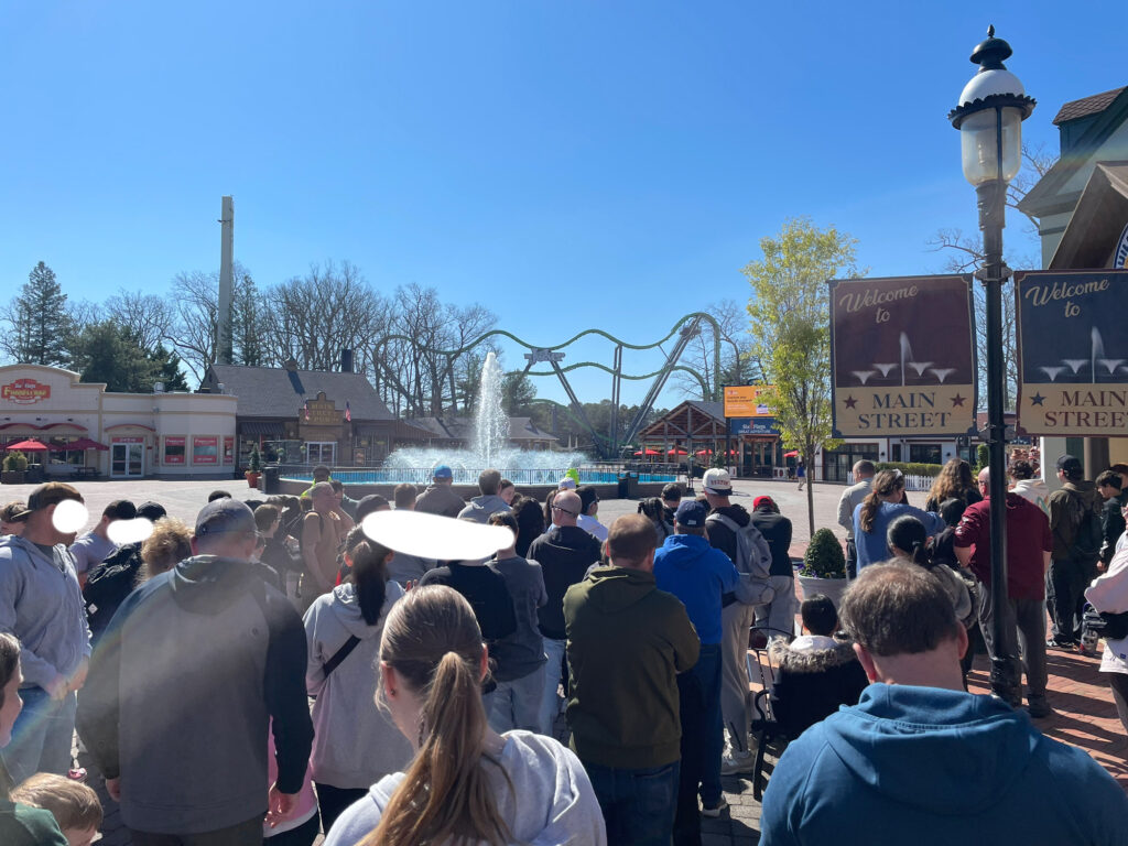 シックスフラッグズ、Six Flags