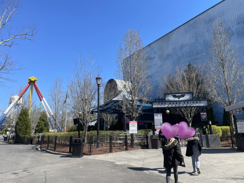 シックスフラッグズ、Six Flags