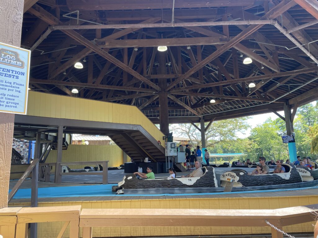 シックスフラッグズ、Six Flags