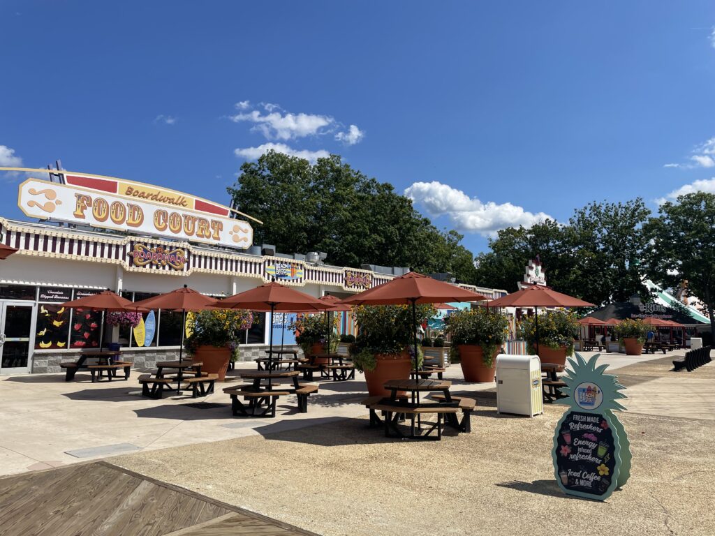 シックスフラッグズ、Six Flags