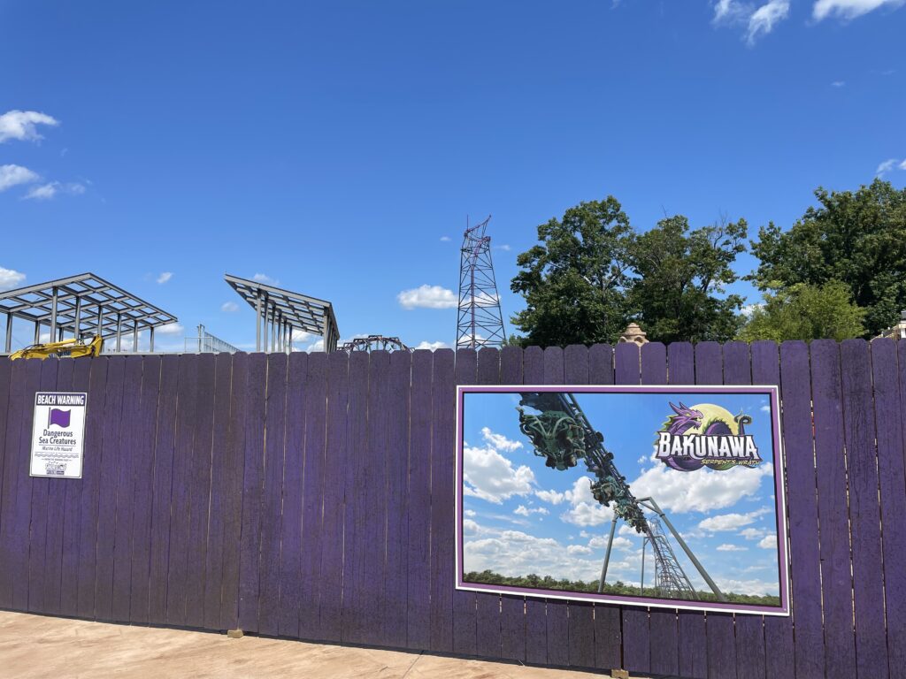 シックスフラッグズ、Six Flags