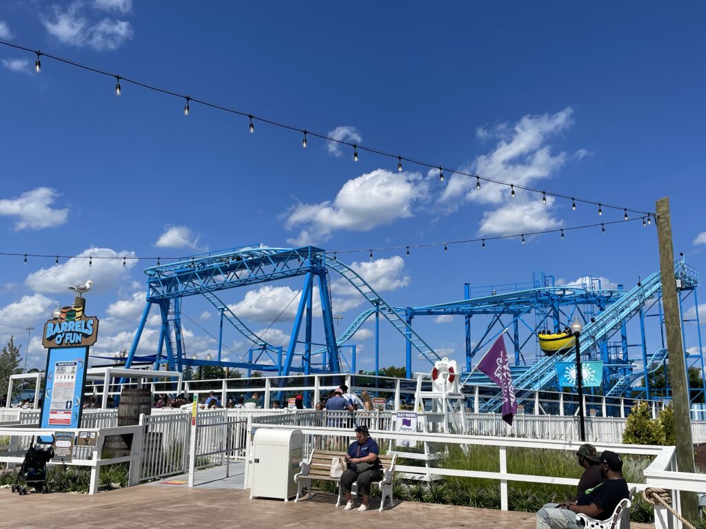 シックスフラッグズ、Six Flags