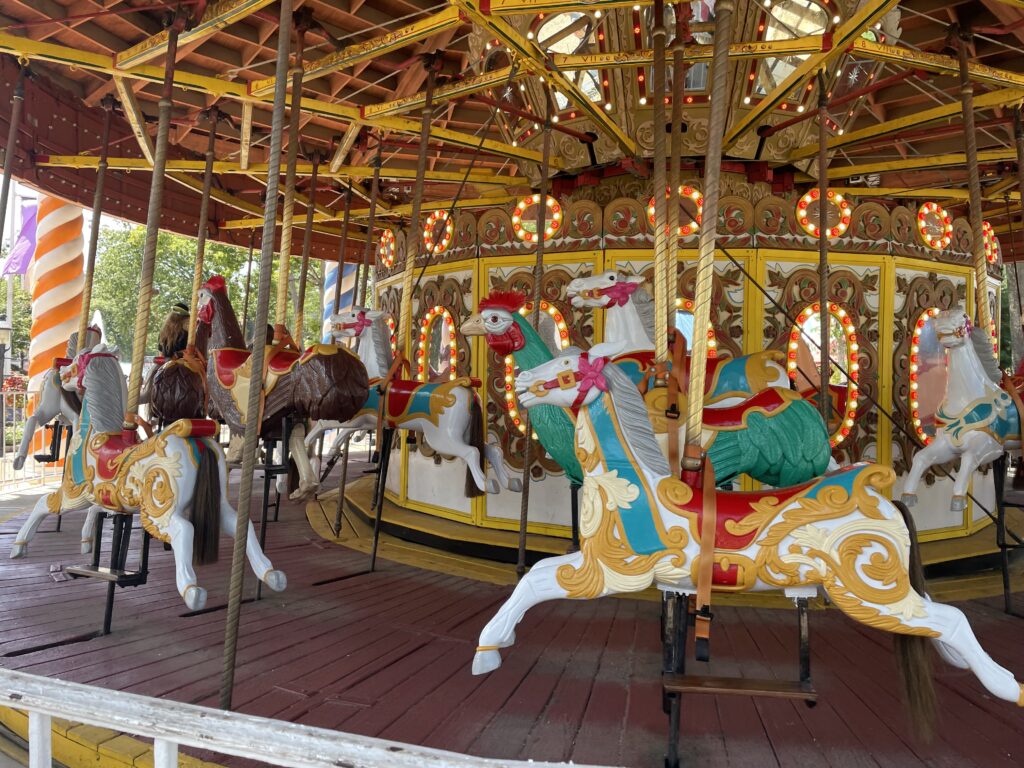 シックスフラッグズ、Six Flags