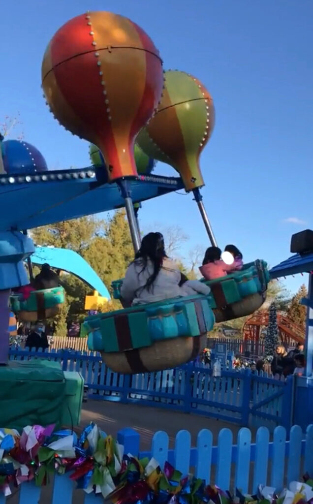 シックスフラッグズ、Six Flags