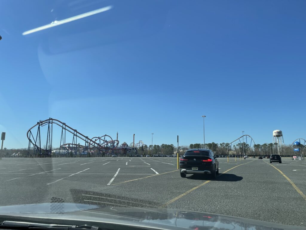 シックスフラッグズ、Six Flags