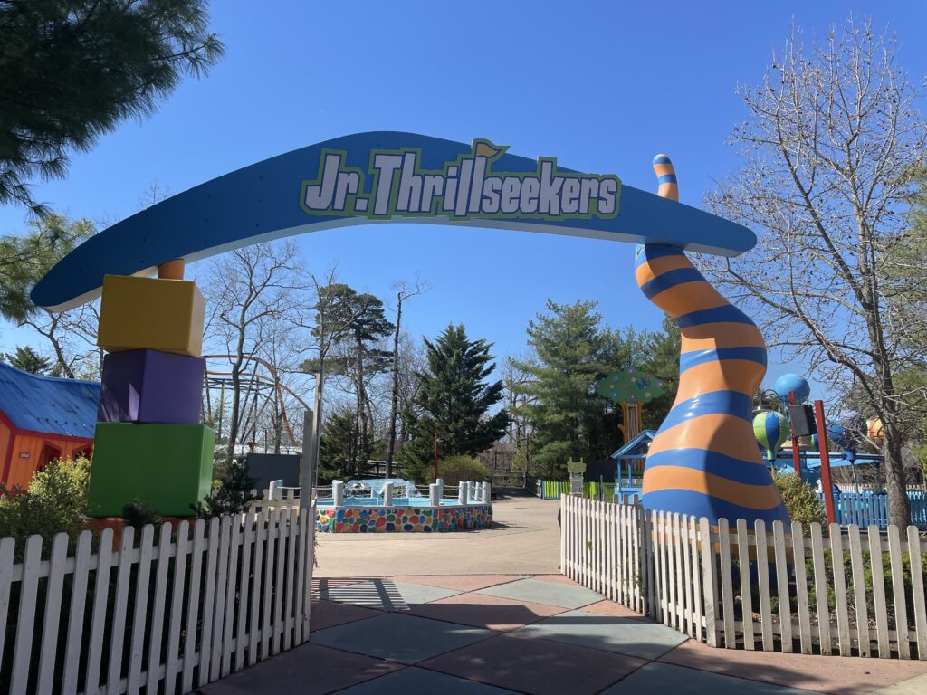 シックスフラッグズ、Six Flags