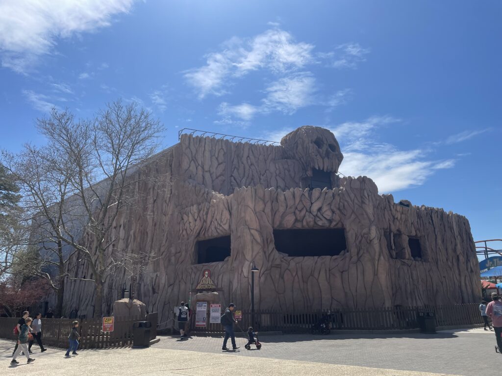 シックスフラッグズ、Six Flags