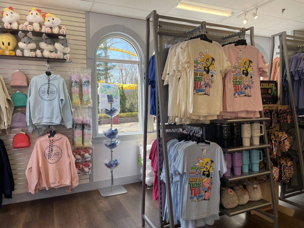 シックスフラッグズ、Six Flags
